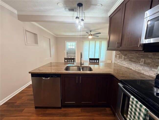 Building Photo - 5529 Magnolia Way