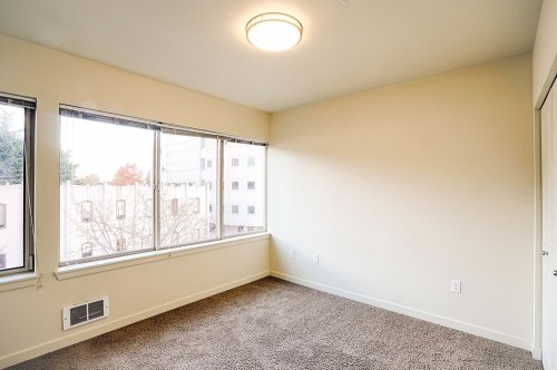 Building Photo - John Court - 2 bedrooms