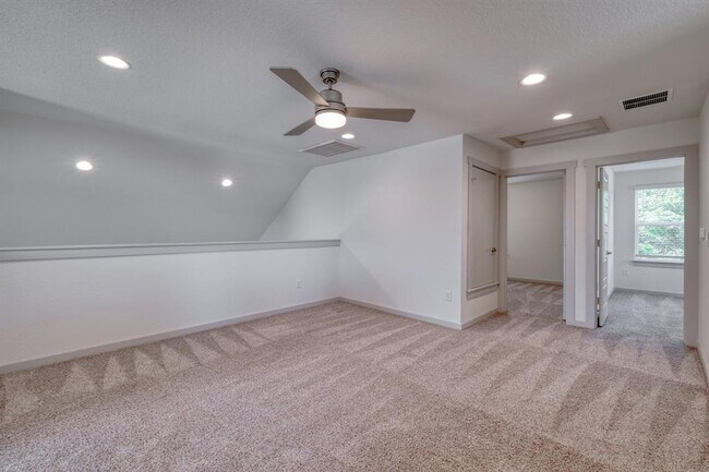 Building Photo - 7501 Smallwood Dr