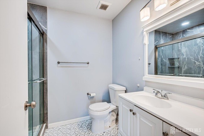 Building Photo - 1512 Green Hollow Dr