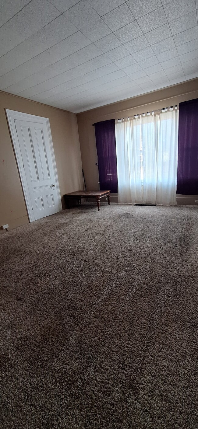 Building Photo - 429 N State St