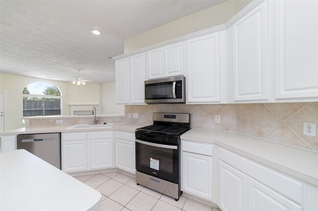 Building Photo - 10603 White Bridge Ln