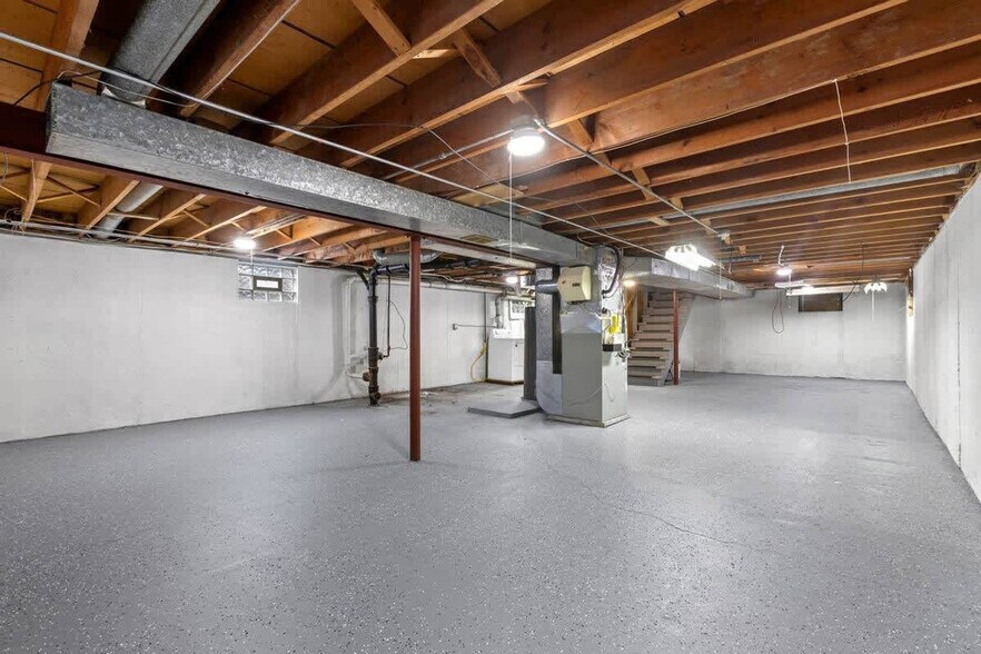 Building Photo - 436 Springhill Dr