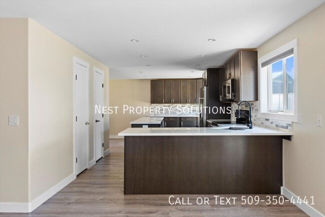Building Photo - 812 Sage Bay Dr