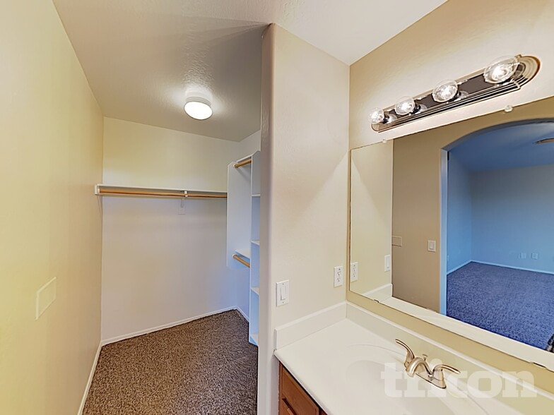 Building Photo - 30568 N Zircon Dr