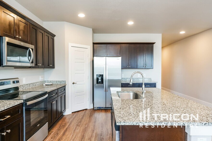 Building Photo - 10336 Ft Teran Trl