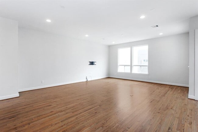 Building Photo - 348 Eado Park Cir