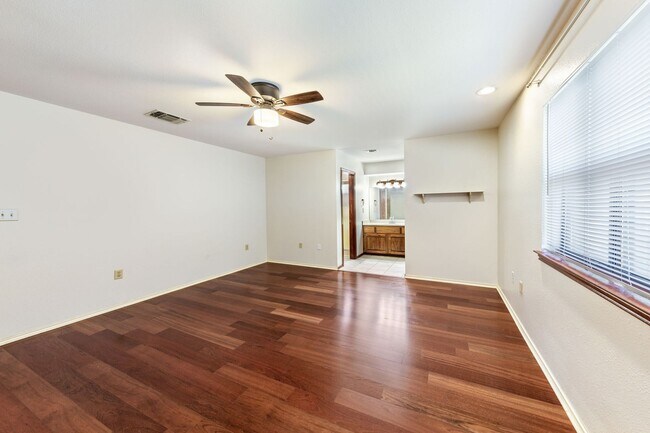 Building Photo - 57 Woodcreek Dr
