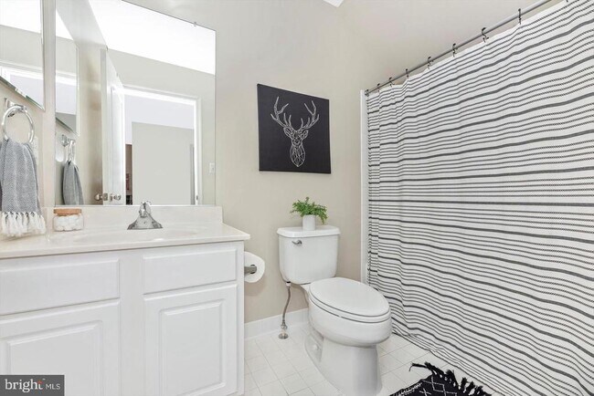 Building Photo - 10202 Woodthrush Dr