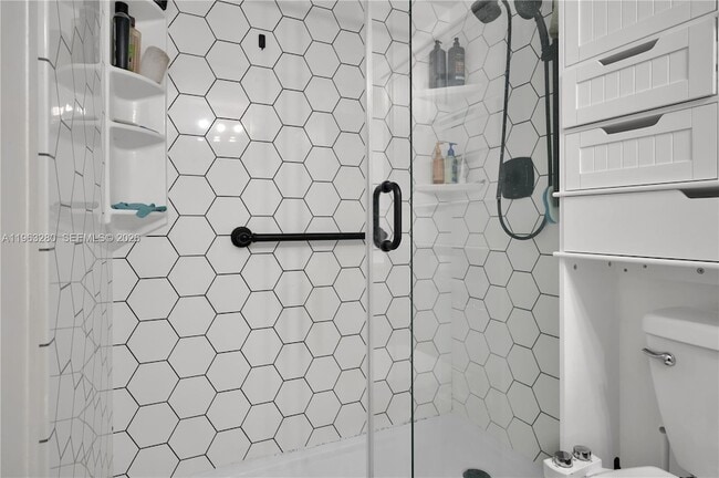 Building Photo - 16558 NE 26th Ave