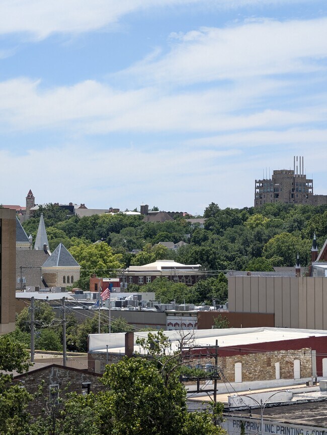 Building Photo - 800 New Hampshire St