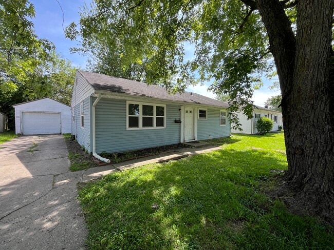 Building Photo - 2705 Horton Dr