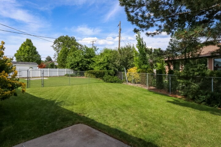 Building Photo - 8319 S Harrison Cir