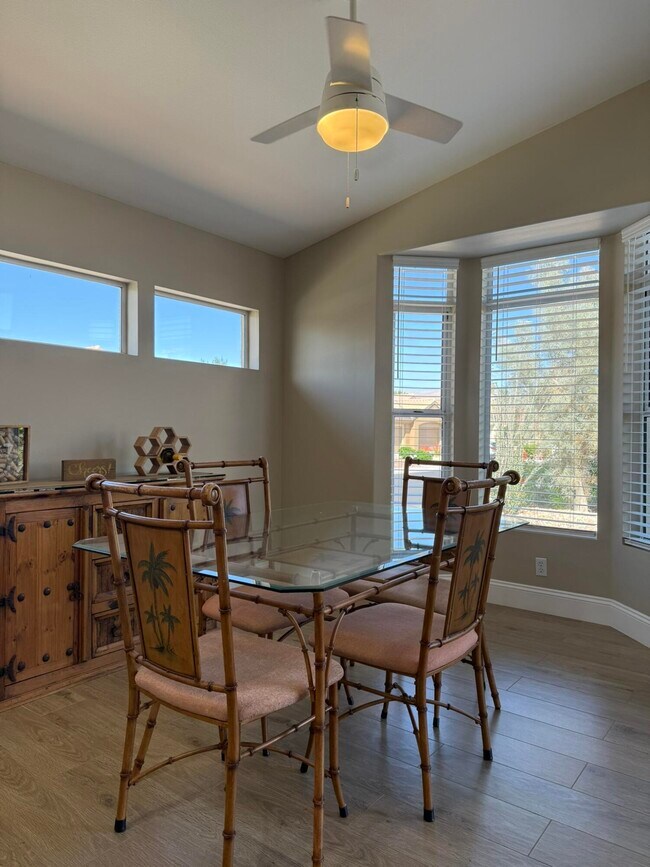 Building Photo - 37358 Westridge Ave