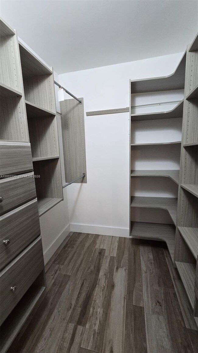 Building Photo - 18151 NE 31st Ct