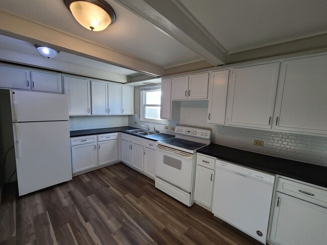 Building Photo - 2 Bedroom Home in Normal