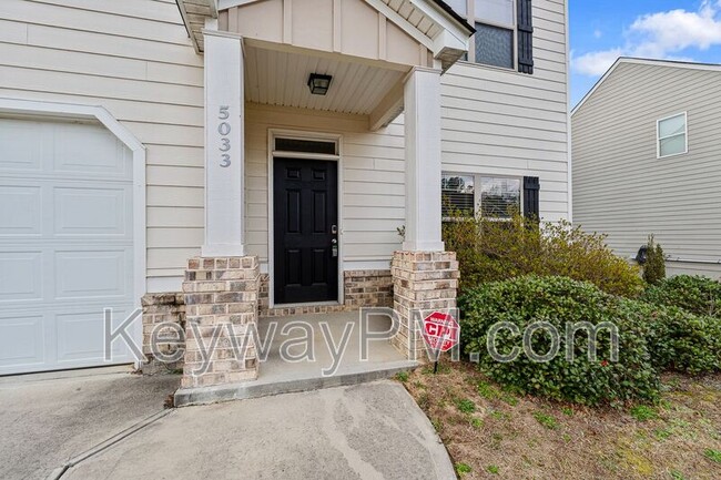 Building Photo - 5033 Vine Ln