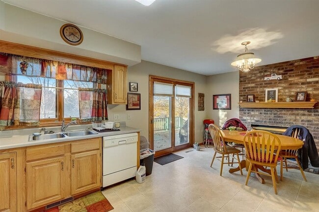 Building Photo - Punzel Sapphire Clarmar