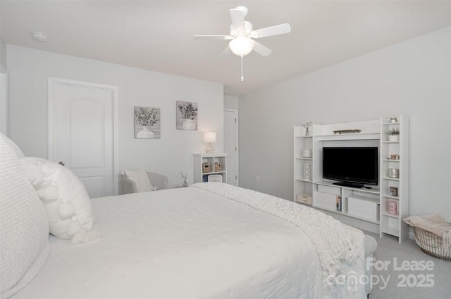 Building Photo - 3021 Honeylocust Ln