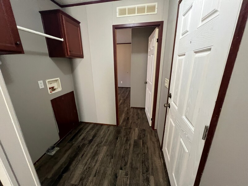 Building Photo - 213 Peach St