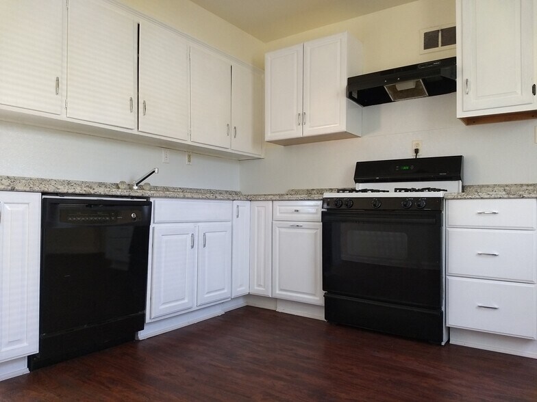 Building Photo - 9703 Narragansett Pkwy