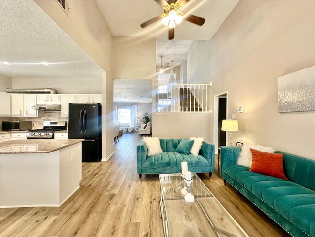 Building Photo - Sheffield Drive, Missouri City, TX 77459 - 4 BR 2.5 BA single-family home