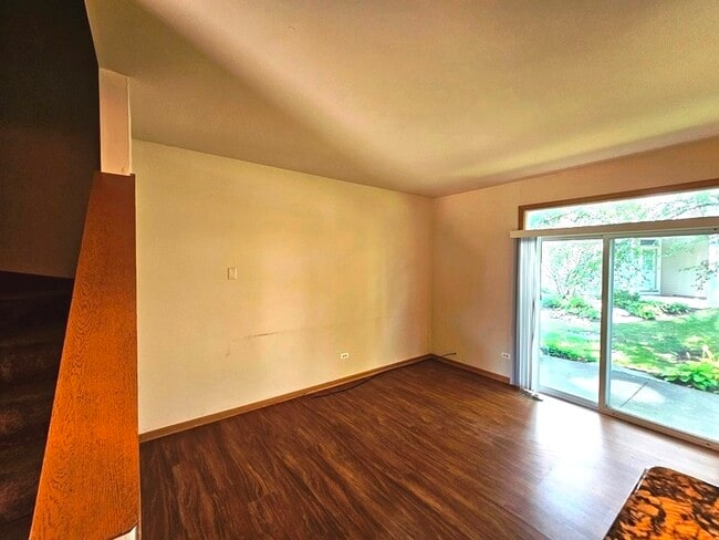 Building Photo - 2944 White Thorn Cir