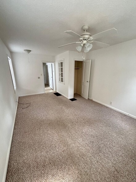 Building Photo - 4021 Clarendon Rd