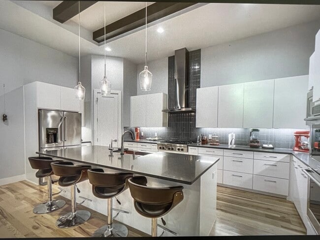 Building Photo - 3110 White Dove Dr