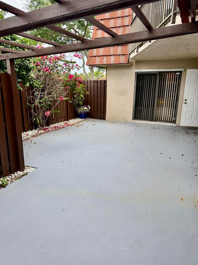 Building Photo - 8461 Boca Rio Dr