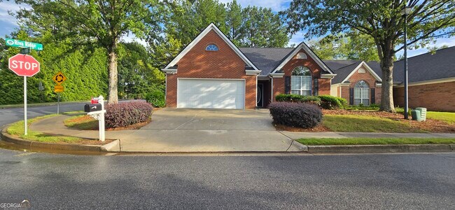 Building Photo - 2 Mill Ridge Pl
