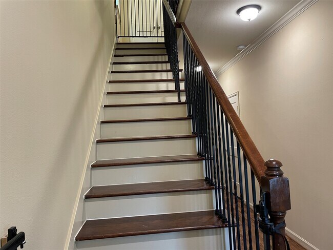 Building Photo - 26148 Avenue E