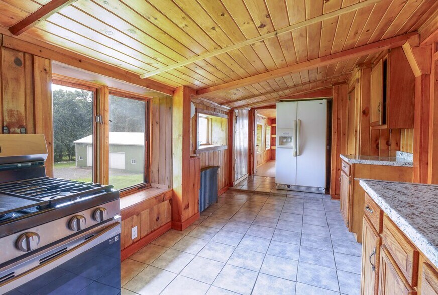 Building Photo - 86 Carpenter Rd