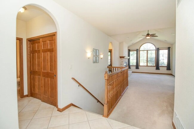 Building Photo - Charming 2BR Townhome in Waukesha