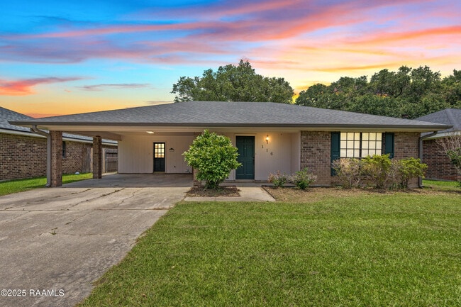 Building Photo - 116 Longfellow Dr
