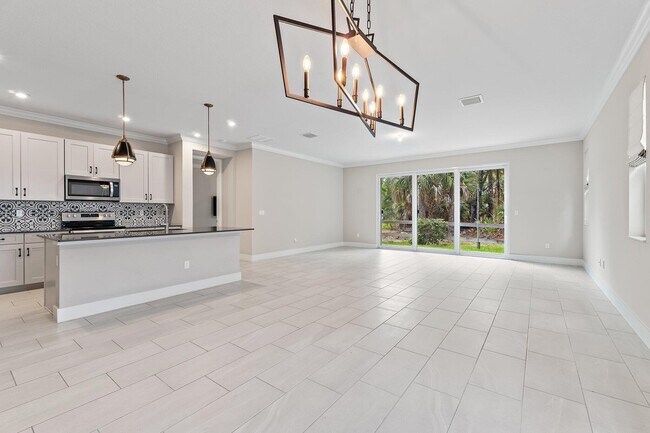 Building Photo - 6825 Pointe of Woods Dr