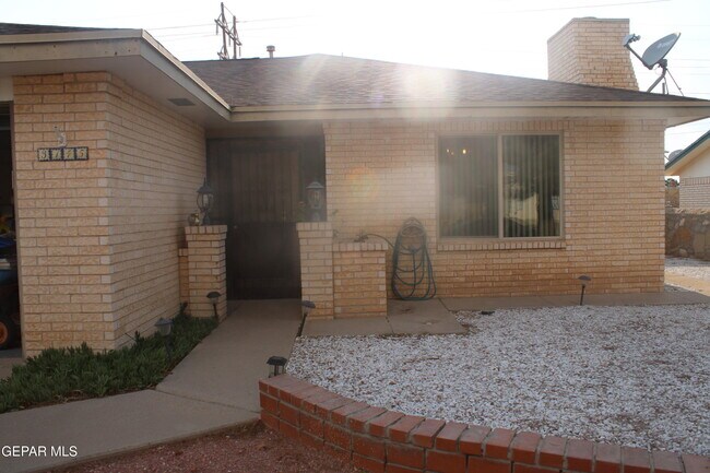 Building Photo - 3145 Red Sails Dr