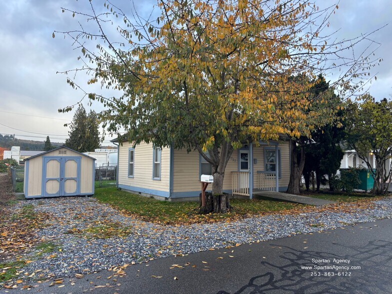 Building Photo - 1727 Pease Ave