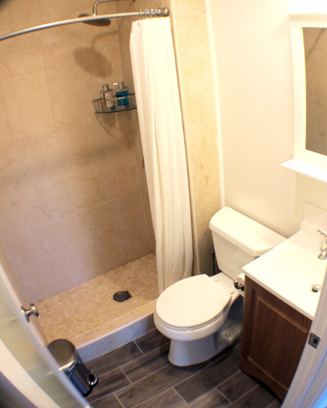 Building Photo - 3022 Orchard Ave