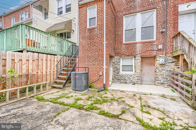 Building Photo - 1702 E 32nd St