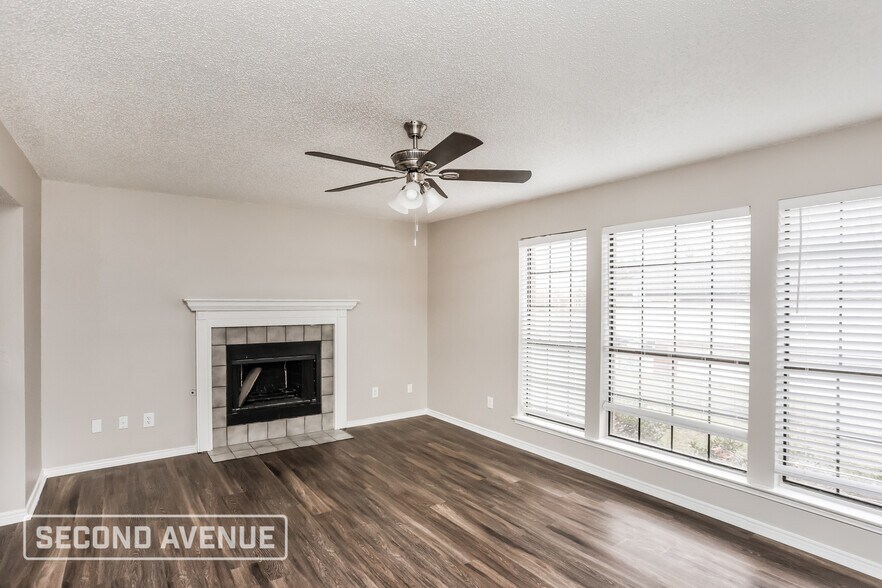 Building Photo - 2725 Stillwater Dr