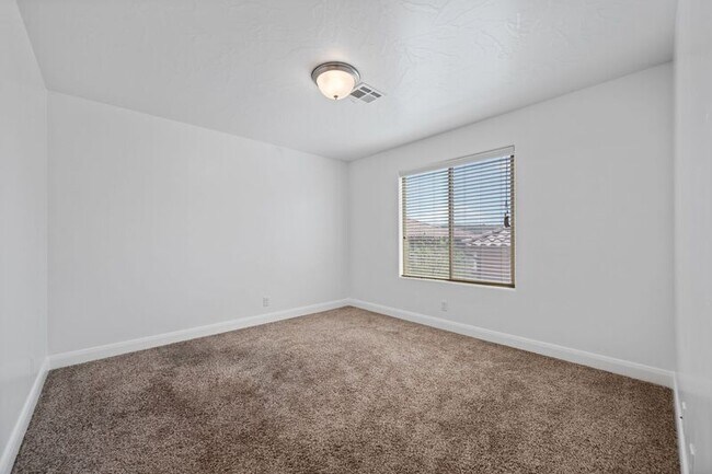 Building Photo - 325 N Red Stone Rd
