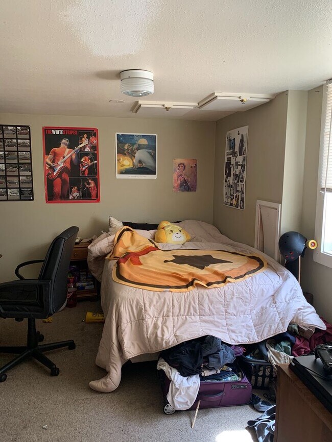 Building Photo - PRE-LEASING FOR JUNE