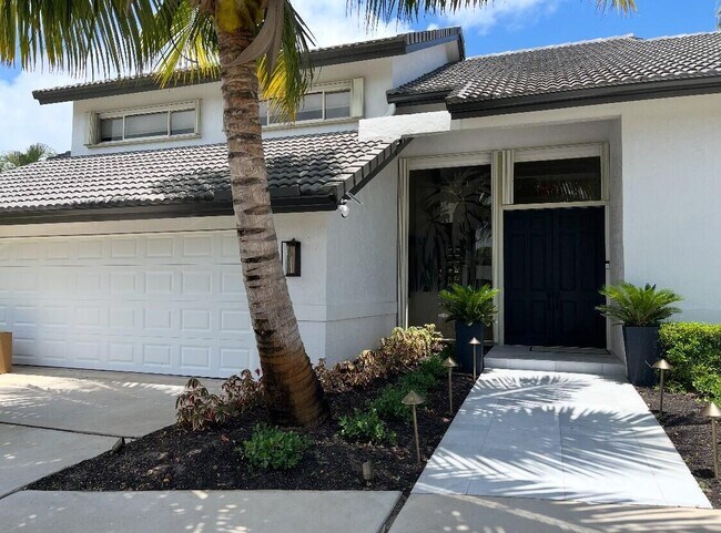 Building Photo - 3138 Lakeview Dr