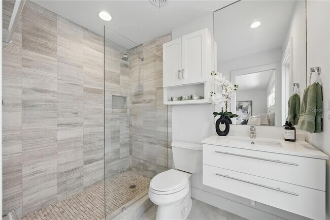 Building Photo - 3528 Casablanca Ave