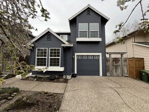 Building Photo - Stunning Lake Oswego Home with Outdoor Retreat, Vaulted Ceilings & Walk-In Closet