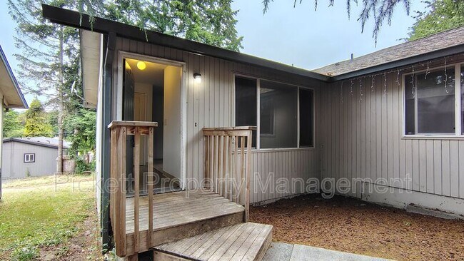 Building Photo - 1803 Winfield Ave
