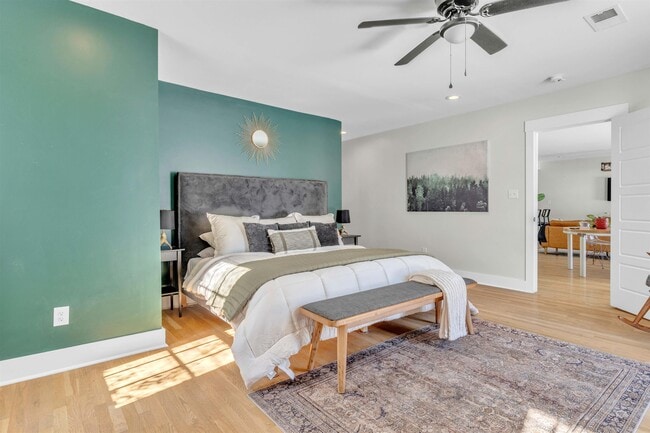 Building Photo - 185 Alexander St