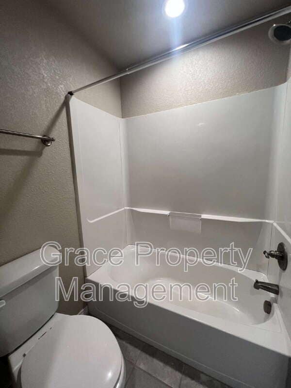 Building Photo - 6107 Kochia Ct