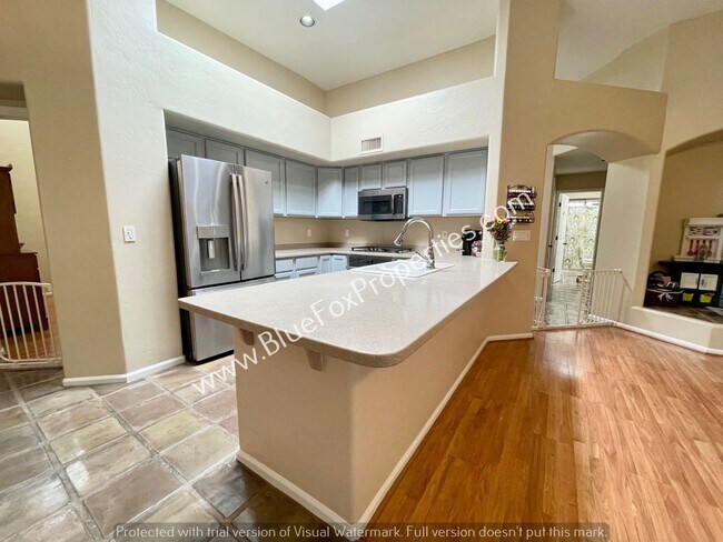 Building Photo - 5449 N Cres Ridge Dr